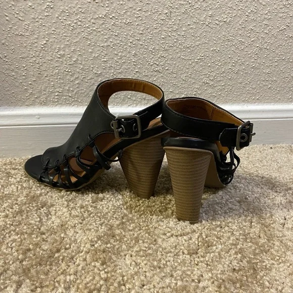 Universal Thread Black open toe-Bootie.. - Picture 4 of 7